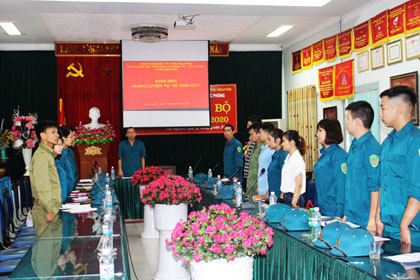 Trường CĐ Kinh tế-Tài chính Thái Nguyên tổ chức đợt huấn luyện dân quân tự vệ năm 2017.